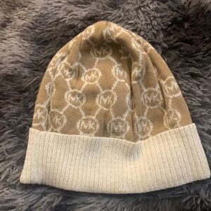 - Micheal kors beanie
